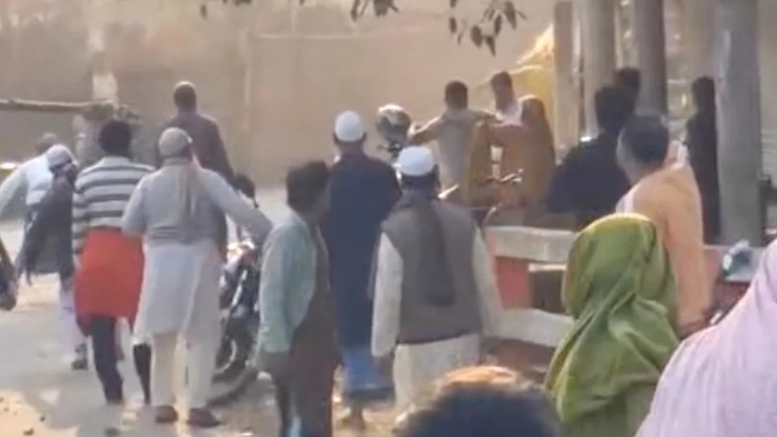 চুয়াডাঙ্গায় ভোট চাওয়াকে কেন্দ্র করে বিএনপি-জামায়াতের সংঘর্ষ, আহত অন্তত ১৫